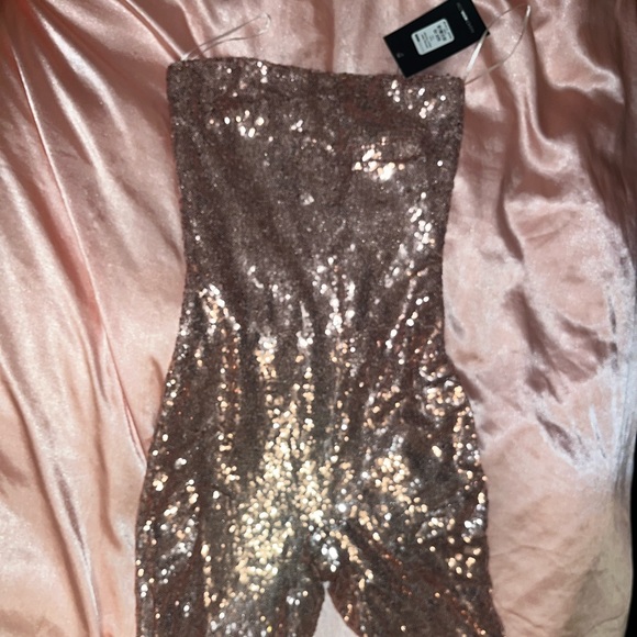 Fashion Nova Sequin Romper XS NEW - Picture 4 of 8